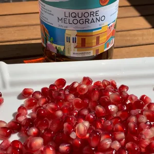 Magiantosa Pomegranate Liqueur_b
